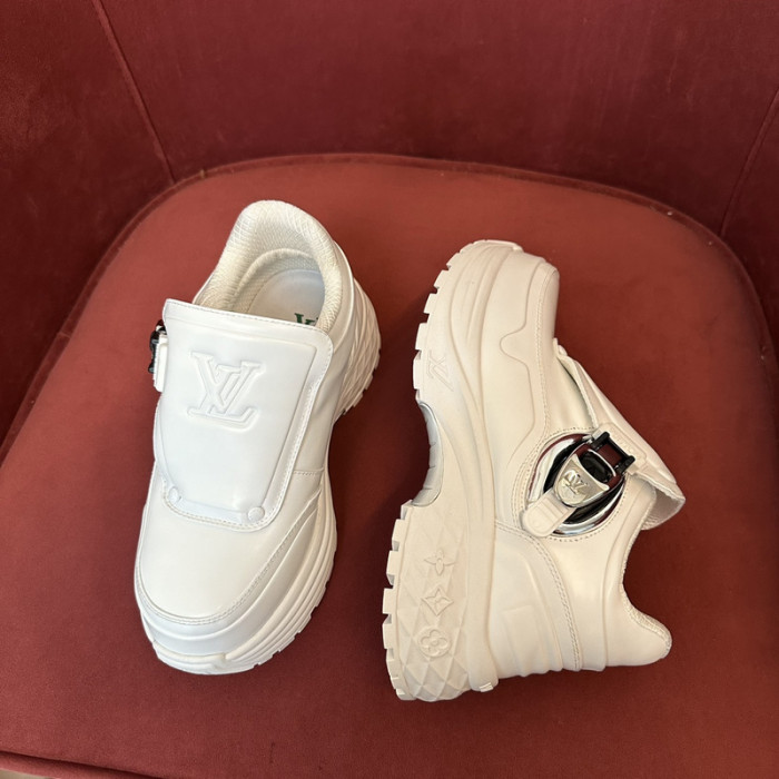 L0VT SNEAKER