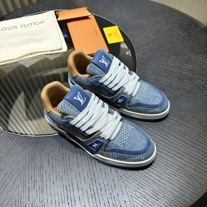 L0VT SNEAKER