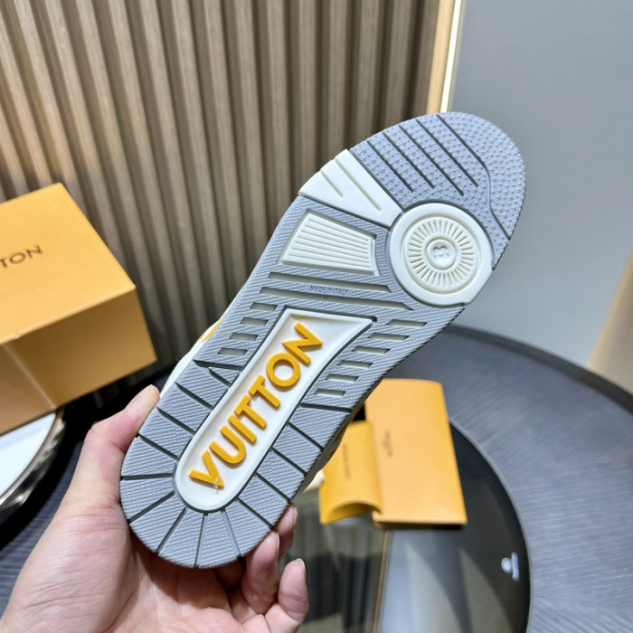 L0VT SNEAKER