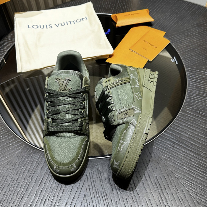 L0VT SNEAKER