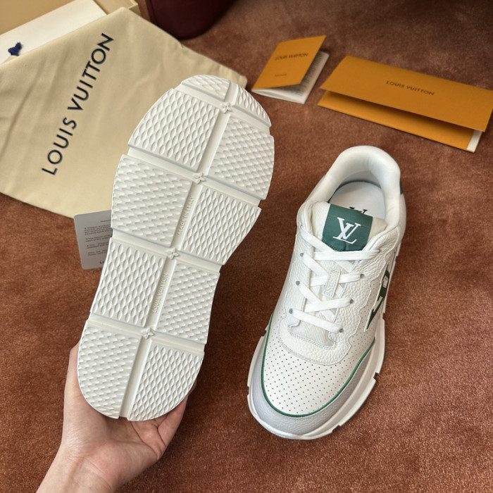 L0VT SNEAKER
