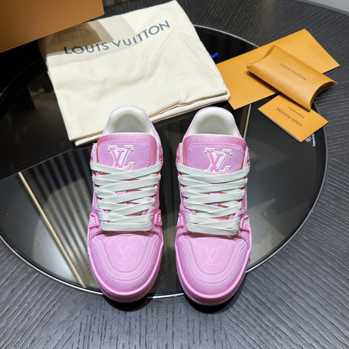 L0VT SNEAKER