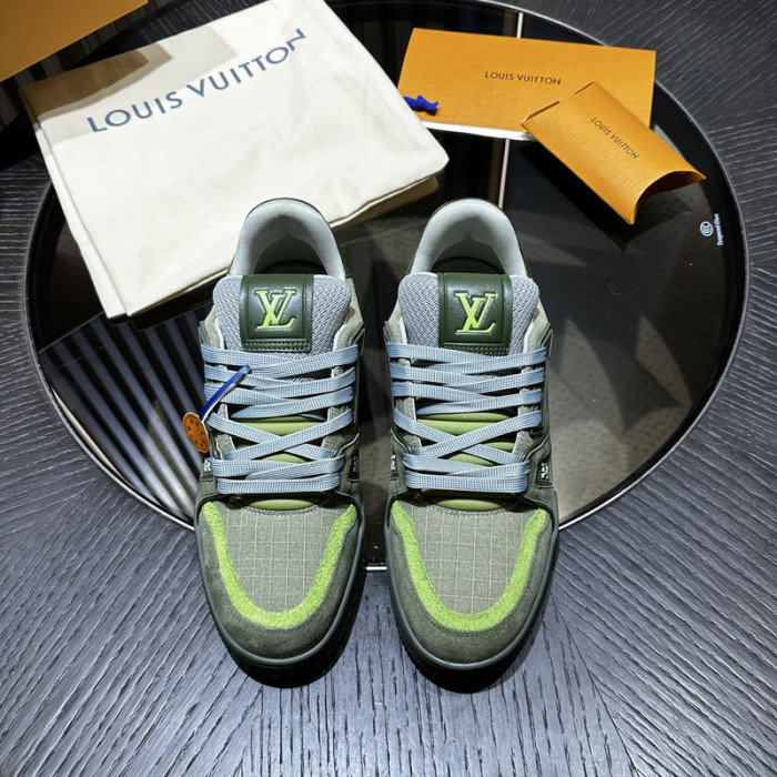 L0VT SNEAKER
