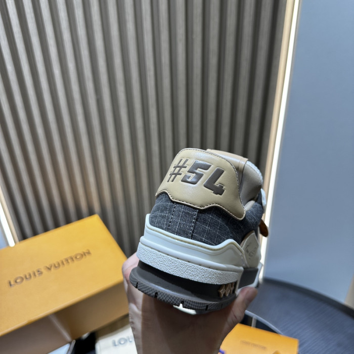 L0VT SNEAKER