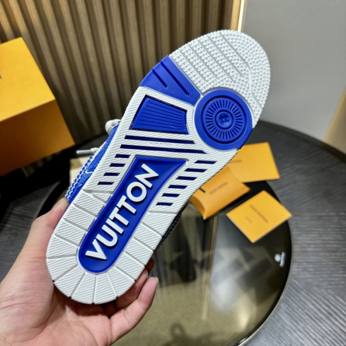 L0VT SNEAKER