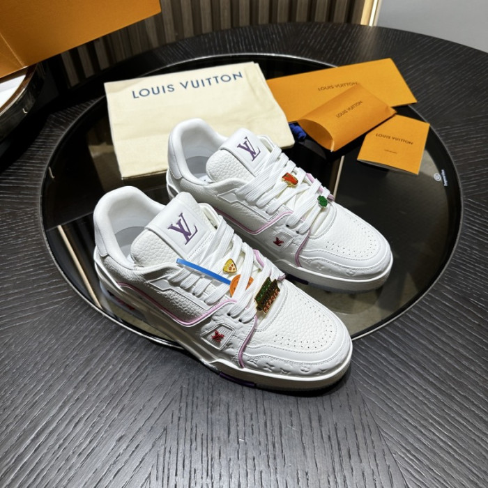 L0VT SNEAKER