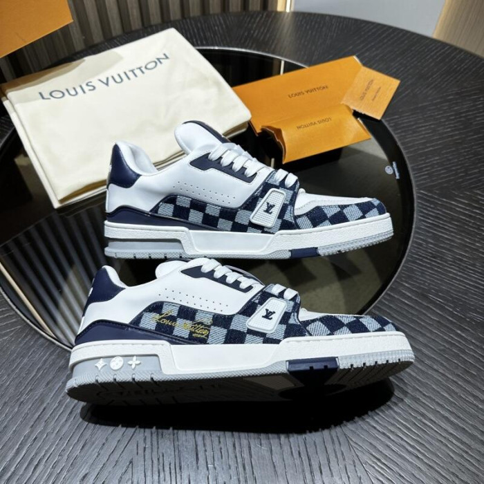 L0VT SNEAKER