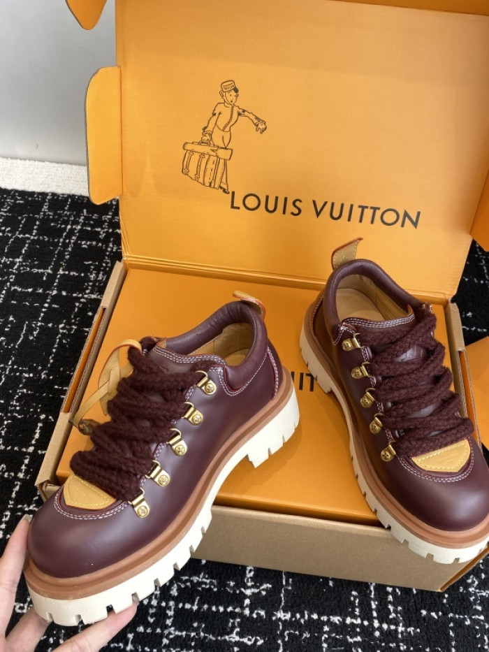 L0VT SNEAKER
