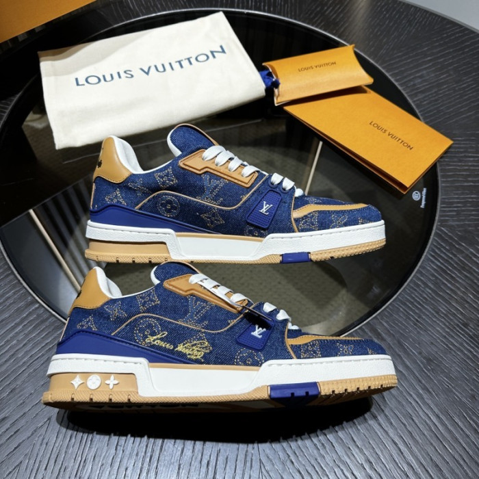 L0VT SNEAKER