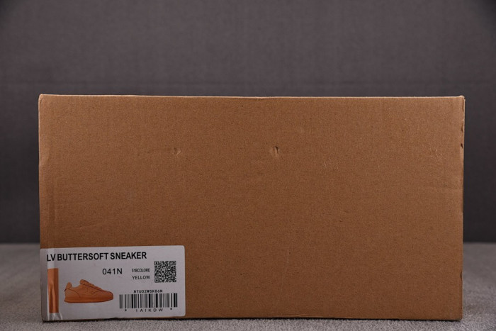 L0VT SNEAKER