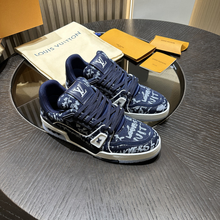 L0VT SNEAKER