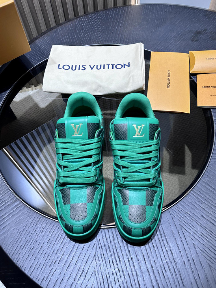 L0VT SNEAKER