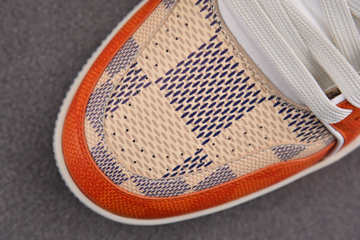 L0VT SNEAKER