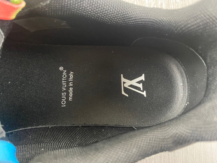 L0VT SNEAKER
